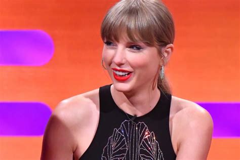 How Taylor Swift Fans Can Avoid Being Scammed Amid