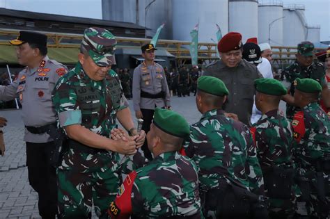 Panglima TNI Berangkatkan 900 Prajurit Yonif Raider Khusus 115 ML Dan