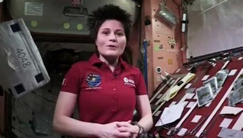 Astronauta Italiana Bate R Cord En El Espacio Locomundo Ojo