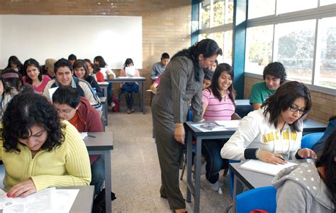 Cch Cumple A Os As Se Cre El Colegio De Ciencias Y Humanidades