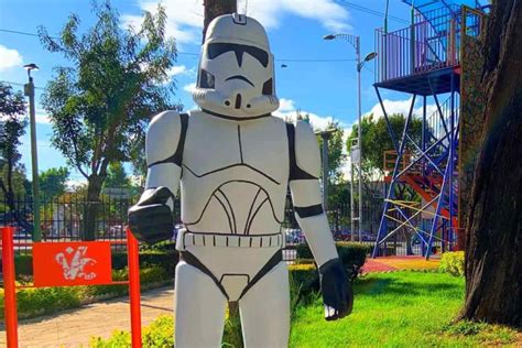 Descubre El Parque Que Tiene Figuras De Star Wars