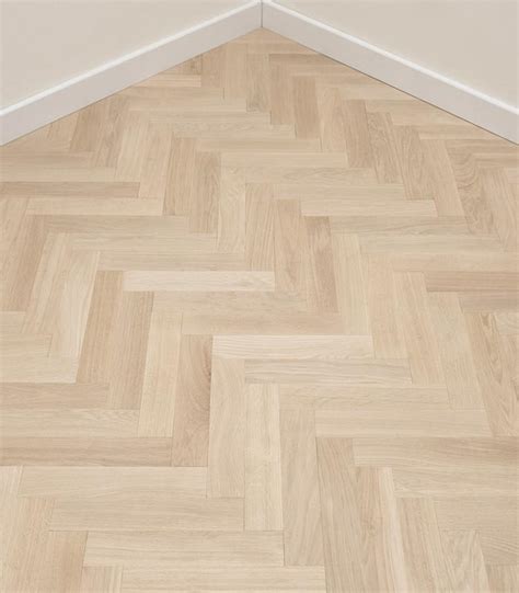 Unfinished Prime European Oak Herringbone 70mm X 22mm X 500mm Solid Parquet Wood Flooring