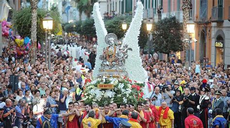 San Matteo A Salerno Il Programma Messe Processione Renzo Arbore E