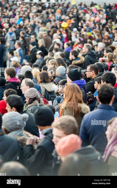 Crowd Of People Hi Res Stock Photography And Images Alamy