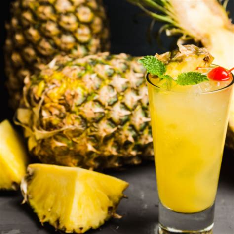 12 Best Pineapple Vodka Cocktails To Drink