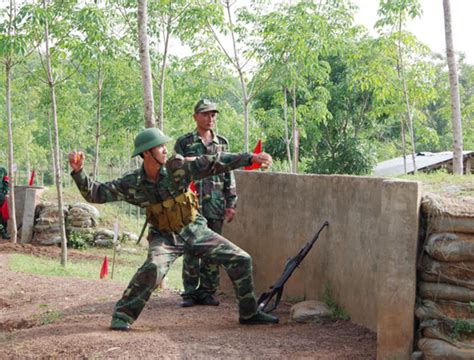 Sơ đồ tư duy Giáo dục quốc phòng 11 Bài 10 Kĩ thuật sử dụng lựu đạn