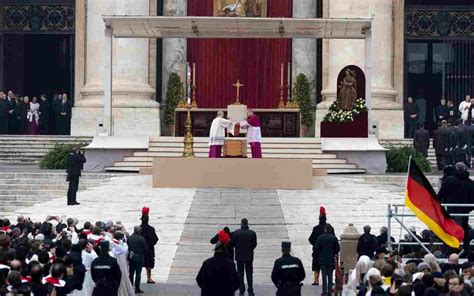 Benedetto Xvi Il Giorno Dell Addio A San Pietro I Funerali Di Papa