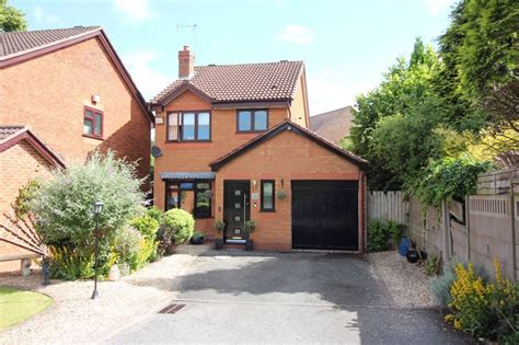 3 Bed Detached House For Sale In Water Street Kingswinford Dy6 £