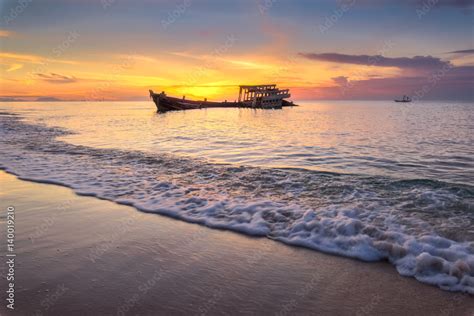 An Old Shipwreck Or Abandoned Shipwreck Wrecked Boat Abandoned Stand