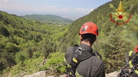 Si Perdono Durante Passeggiata Salvati Dai Vvf Telegranducato Di Toscana