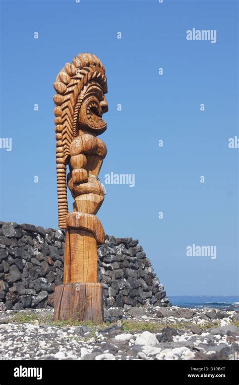 Old Wooden Statue Of A Hawaiian God At Keeku Heiau Pre Christian