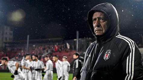 Beşiktaş Fernando Santos yönetiminde ilk yenilgisini aldı