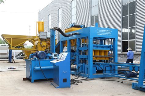 Qt Interlocking Paver Cement Concrete Block Brick Making Machine