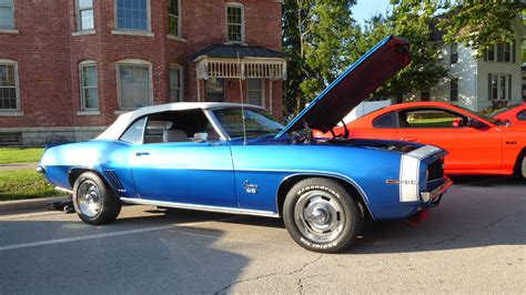 The Keeper S Babe Of The Day Page Of Cool Cars Sick Jokes