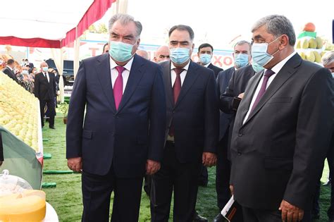 Эмомалӣ Раҳмон - Emomali Rahmon - Боздид аз намоиши маҳсулоти кишоварзӣ ...