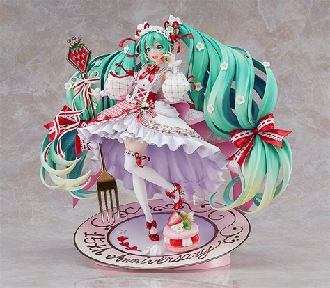 Vocaloid Hatsune Miku Strawberry Motif (15th Anniversary) 1/7 Scale Fi– USA Gundam Store