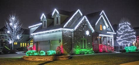 Tips On Hanging Xmas Lights Bell Roofing