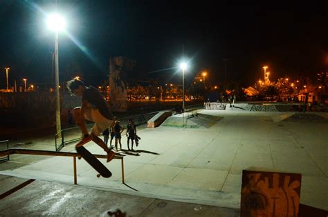 Pista de Skate da Orla da Atalaia recebe nova iluminação Prefeitura