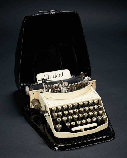 Shirley Temples Student Typewriter In Case 300 Auctions Online