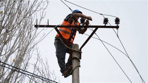 KEDS Si pasojë e erërave mbesin pa energji elektrike disa zona