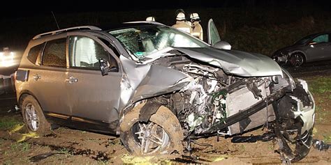 Verkehrsunfall in Fröndenberg Zusammenstoß in einer Kurve