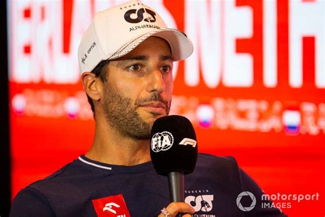 Horner Ricciardo Should Be Targeting Singapore Comeback