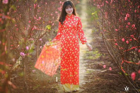 H Nh Nh Hot Girl Ki U Trinh Di N O D I Xu T Hi N Tr N H Ng Th Ng T N L N Nh T Th Gi I