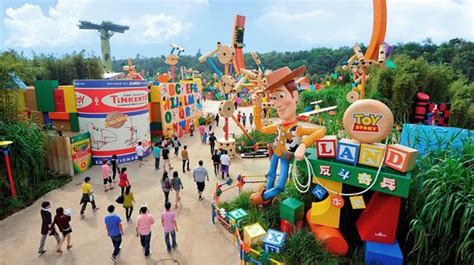 Get Your Buzz On Pixar Toy Story Land Opened At Shanghai Disney Karryon