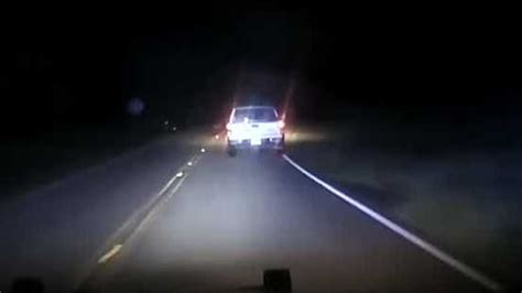 Georgia teenager shoots at deputy during chase: video