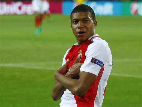 Mbappe Old Photos / Kylian Mbappe stars as PSG defeat Rennes to claim ...