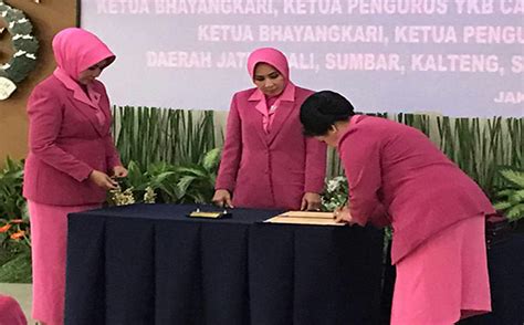 Rangkaian Kegiatan Serah Terima Jabatan Ketua Bhayangkari Daerah