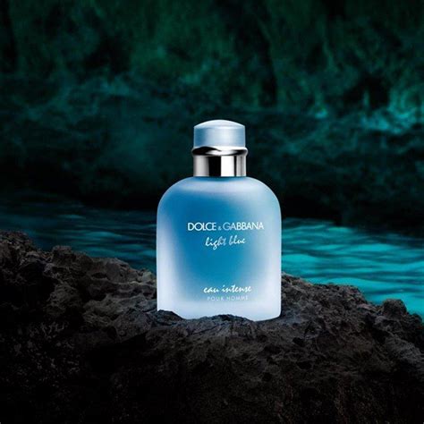 Arriba 35+ imagen dolce gabbana light blue intense notes - Abzlocal.mx