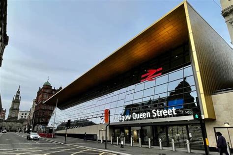 Queen Street Celebrates Chairmans Special Award Railbusinessdaily