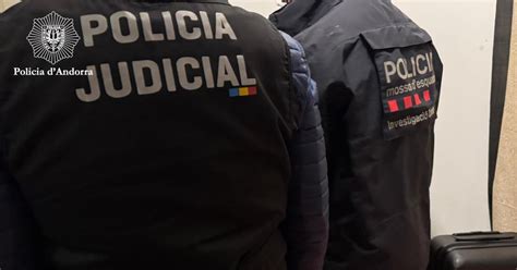 Mossos D Esquadra I Policia Desmantellen Un Punt De Venda De Droga A Os