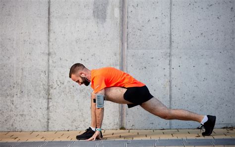 8 Dynamic Warm Up Exercises To Prepare You For Your Next Workout