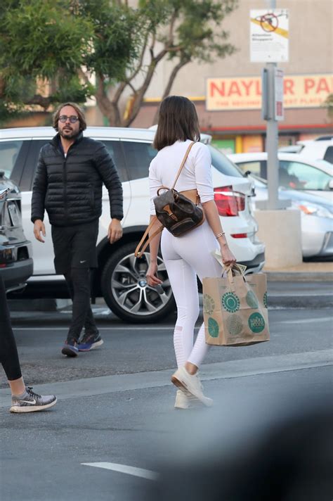 Olivia Culpo Hot Celebs Home