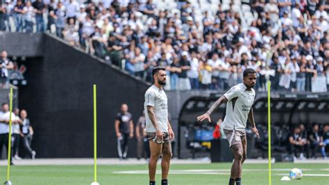 Corinthians Raniele treina e pode ser relacionado para o clássico