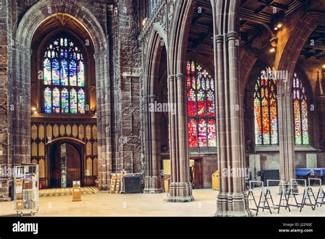 Manchester cathedral inside interior hi-res stock photography and images - Alamy