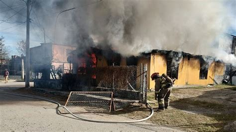 Voraz Incendio Consume Vivienda Y Deja En La Calle A Familia De La