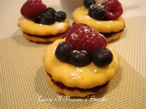 Pasticcini Farciti Con Frutti Di Bosco Lussy Il Pranzo Servito