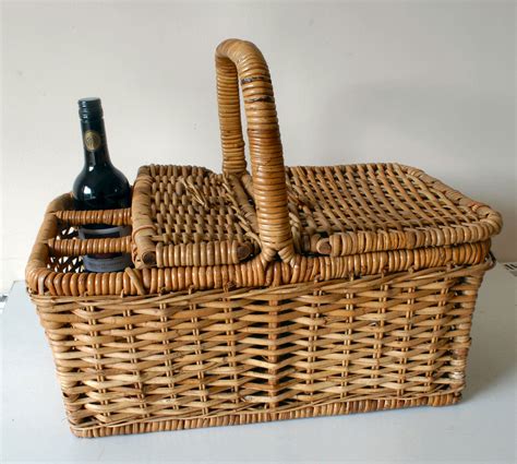 Vintage Large Wicker Lidded Picnic Basket Hamper With 3 Wine Bottle