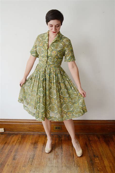 1950s Green Paisley Shirtwaist Dress S M