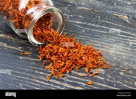 Saffron spice hi-res stock photography and images - Alamy