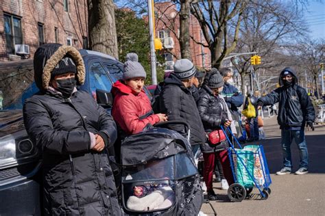 Solo Un De Los Migrantes Adultos Aceptan Los Boletos Gratuitos Que