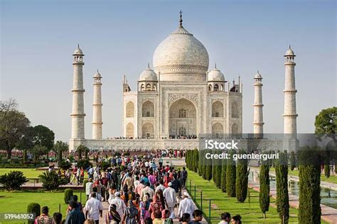 Pariwisata Massal Taj Mahal Yang Ramai Di India Foto Stok Unduh