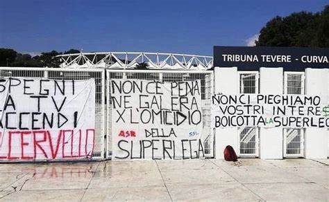 Roma Striscioni All Olimpico Contro La Superlega FOTO