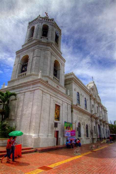 Cebu Metropolitan Cathedral | HDR creme