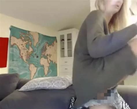 Gamer Girl Banned From Twitch After Flashing Her Vagina During Live