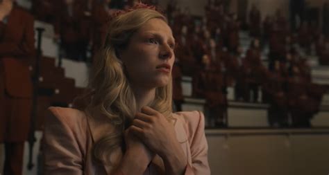 Male Actor Hunter Schafer Showcased As Female Character Tigris Snow In ...