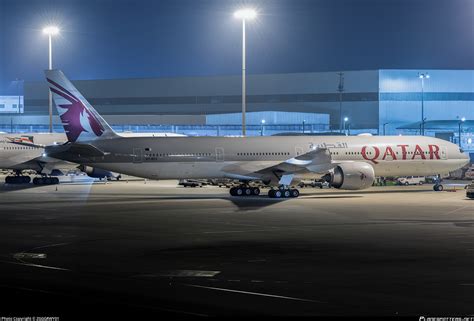 A7 BEX Qatar Airways Boeing 777 3DZER Photo By ZGGGRWY01 ID 1172443